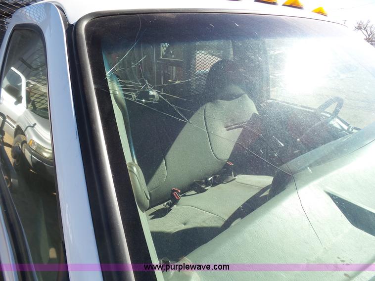 image for item K6994 2000 Ford F550 Super Duty flatbed truck