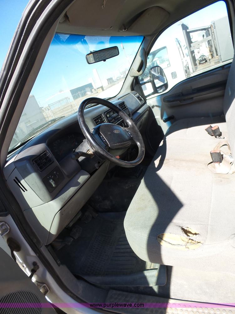 image for item K6994 2000 Ford F550 Super Duty flatbed truck