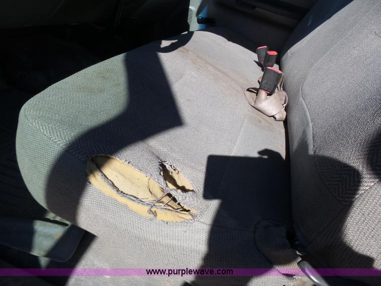 image for item K6994 2000 Ford F550 Super Duty flatbed truck