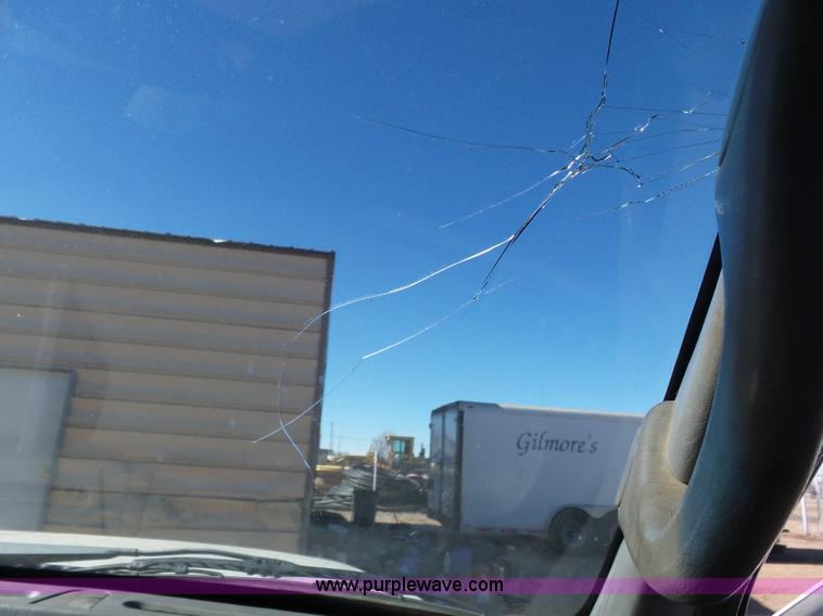 image for item K6994 2000 Ford F550 Super Duty flatbed truck