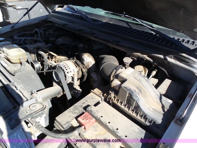 image for item K6994 2000 Ford F550 Super Duty flatbed truck