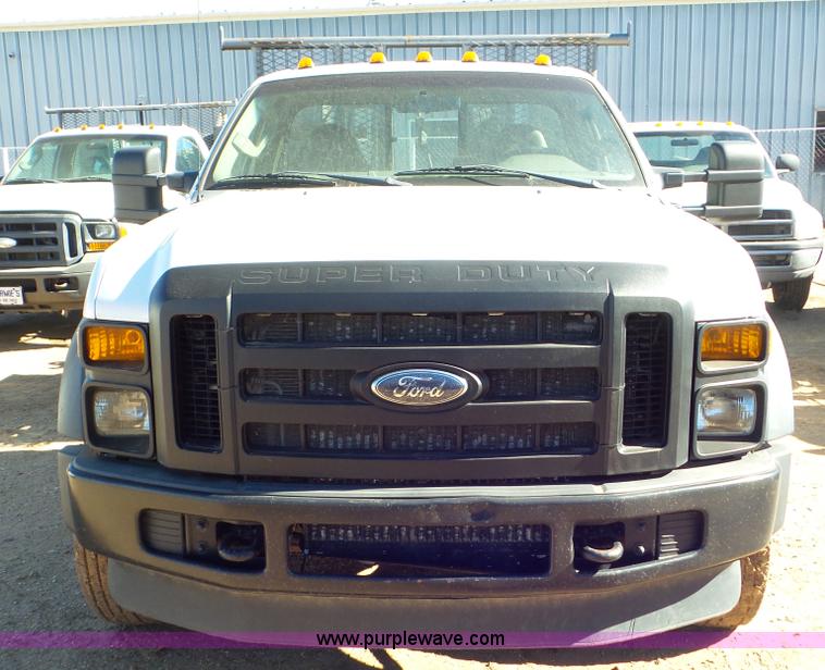 image for item K6996 2008 Ford F450 Super Duty flatbed truck