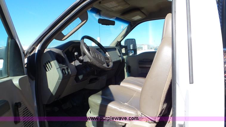 image for item K6996 2008 Ford F450 Super Duty flatbed truck