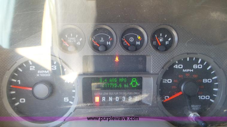 image for item K6996 2008 Ford F450 Super Duty flatbed truck