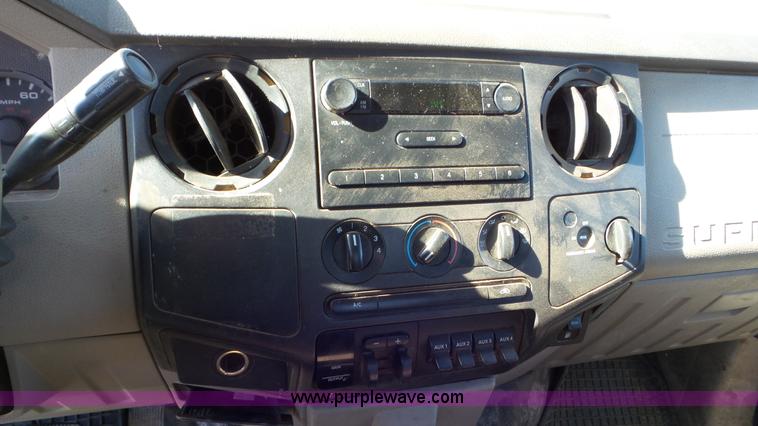 image for item K6996 2008 Ford F450 Super Duty flatbed truck