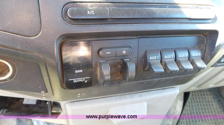 image for item K6996 2008 Ford F450 Super Duty flatbed truck