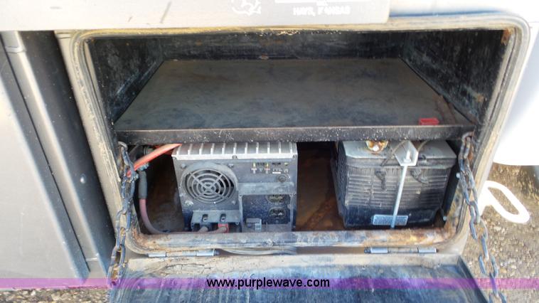 image for item K6996 2008 Ford F450 Super Duty flatbed truck