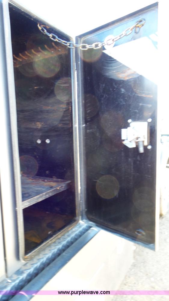 image for item K6996 2008 Ford F450 Super Duty flatbed truck