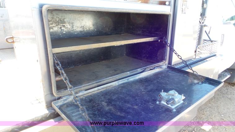image for item K6996 2008 Ford F450 Super Duty flatbed truck
