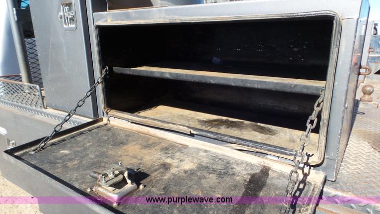 image for item K6996 2008 Ford F450 Super Duty flatbed truck