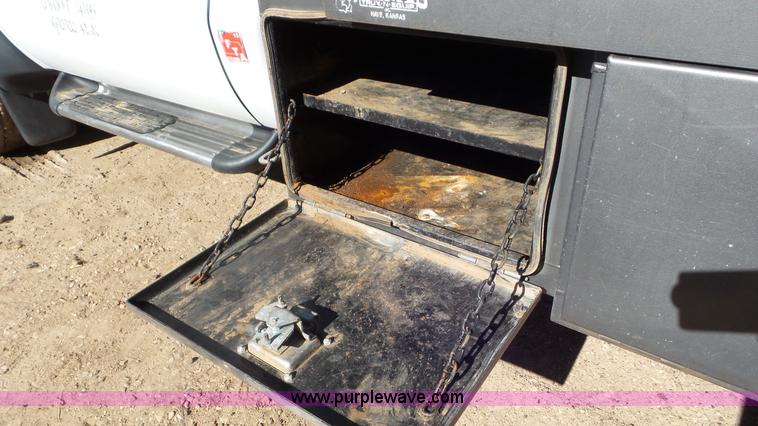 image for item K6996 2008 Ford F450 Super Duty flatbed truck