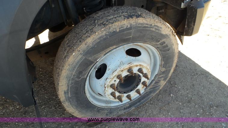 image for item K6996 2008 Ford F450 Super Duty flatbed truck