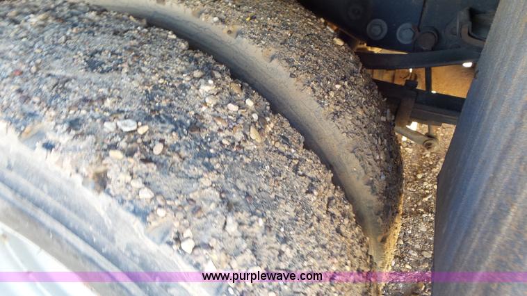 image for item K6996 2008 Ford F450 Super Duty flatbed truck