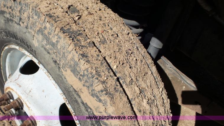 image for item K6996 2008 Ford F450 Super Duty flatbed truck