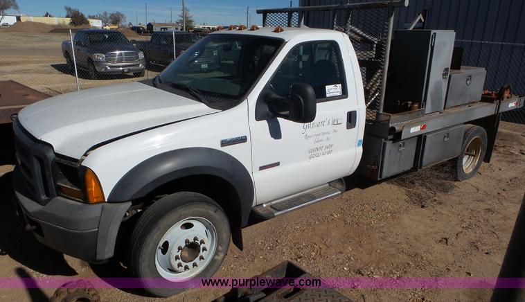 image for item K6997 2006 Ford F450 Super Duty flatbed truck
