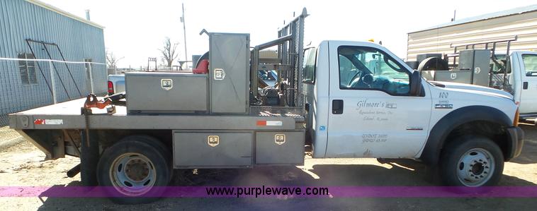 image for item K6997 2006 Ford F450 Super Duty flatbed truck