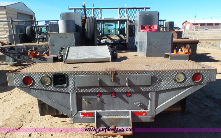 image for item K6997 2006 Ford F450 Super Duty flatbed truck