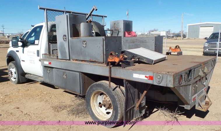 image for item K6997 2006 Ford F450 Super Duty flatbed truck