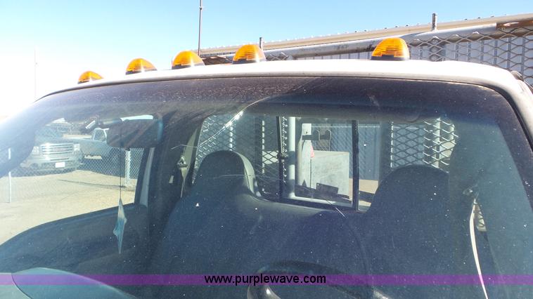image for item K6997 2006 Ford F450 Super Duty flatbed truck
