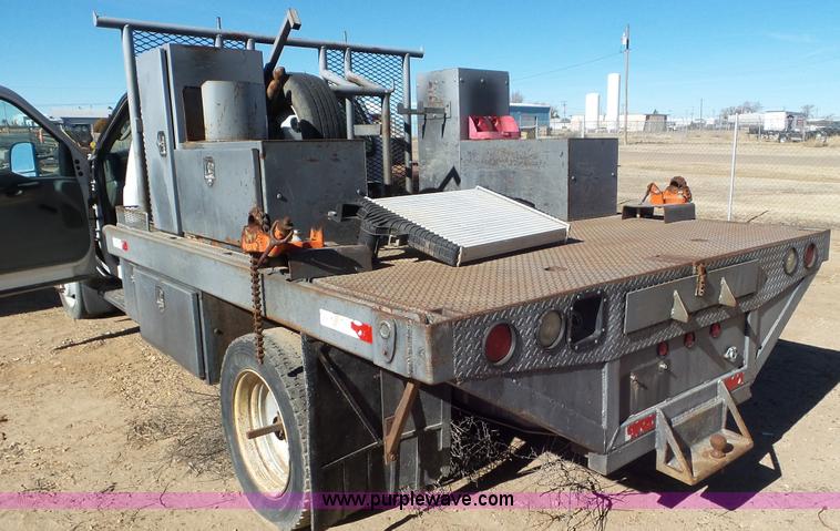 image for item K6997 2006 Ford F450 Super Duty flatbed truck