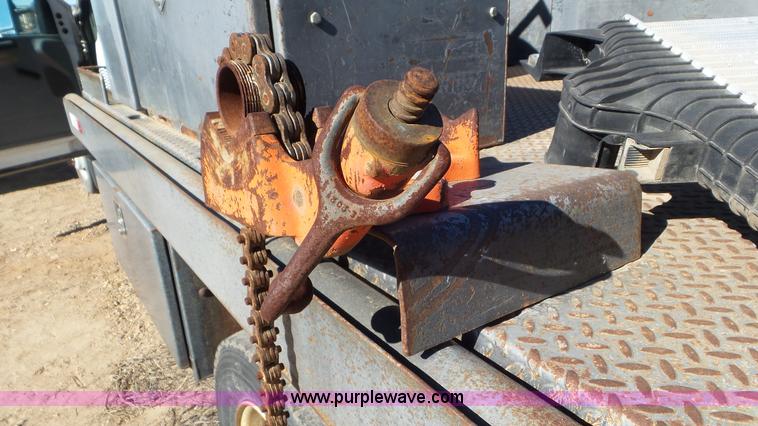 image for item K6997 2006 Ford F450 Super Duty flatbed truck