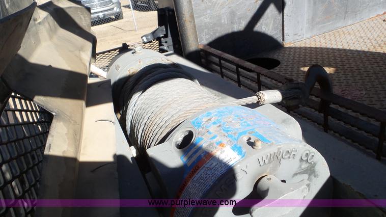 image for item K6997 2006 Ford F450 Super Duty flatbed truck