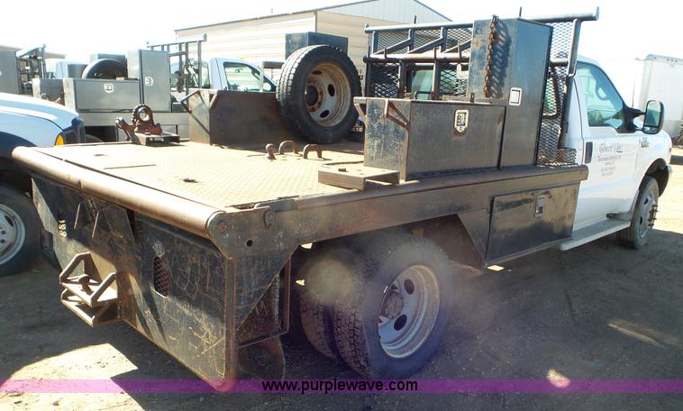 image for item K6998 2001 Ford F450 Super Duty flatbed truck