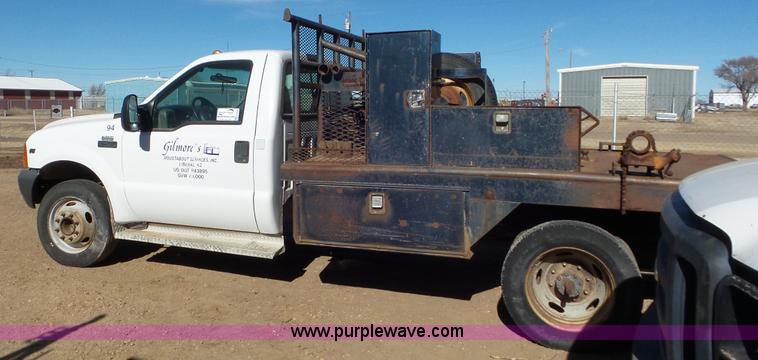 image for item K6998 2001 Ford F450 Super Duty flatbed truck