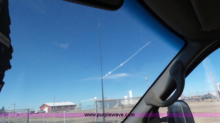 image for item K6998 2001 Ford F450 Super Duty flatbed truck