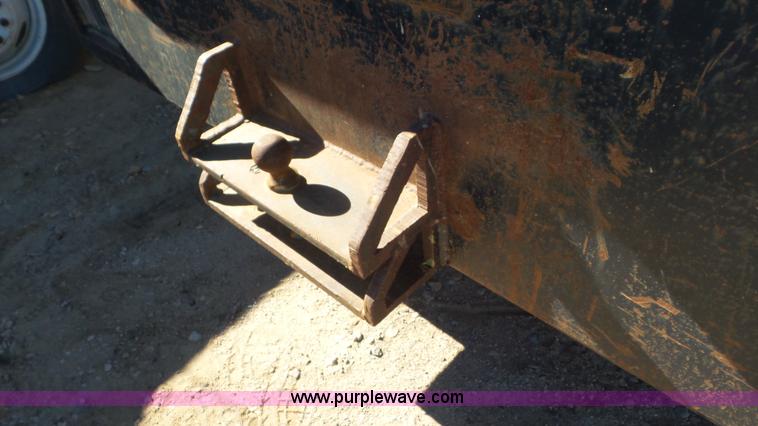 image for item K6998 2001 Ford F450 Super Duty flatbed truck