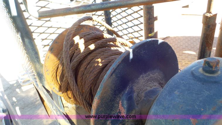 image for item K6998 2001 Ford F450 Super Duty flatbed truck