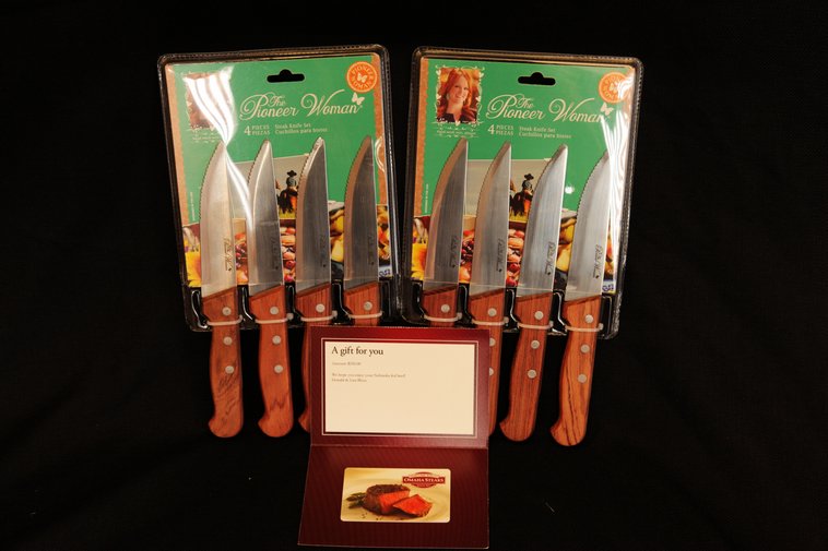image for item BZ9016 Omaha Steaks Gift Card with Set of 8 Knives