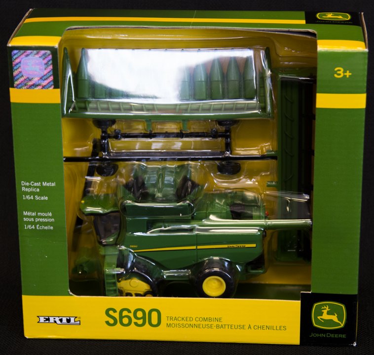 image for item BZ9060 John Deere S690 Track Combine