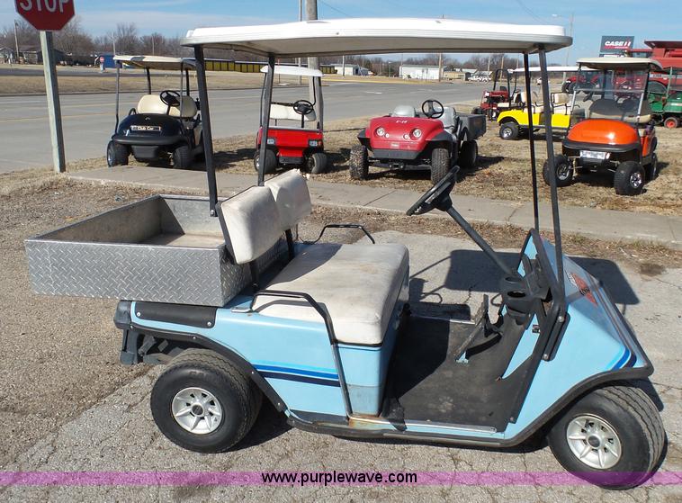 image for item AO9910 1985 Ez-go golf cart