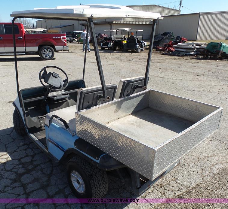 image for item AO9910 1985 Ez-go golf cart