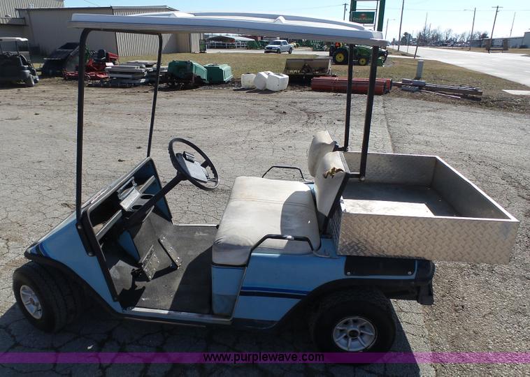 image for item AO9910 1985 Ez-go golf cart