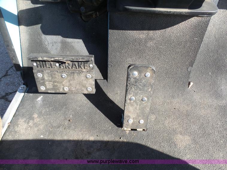 image for item AO9910 1985 Ez-go golf cart