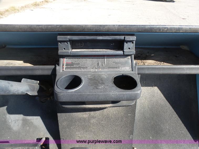 image for item AO9910 1985 Ez-go golf cart