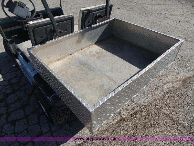 image for item AO9910 1985 Ez-go golf cart