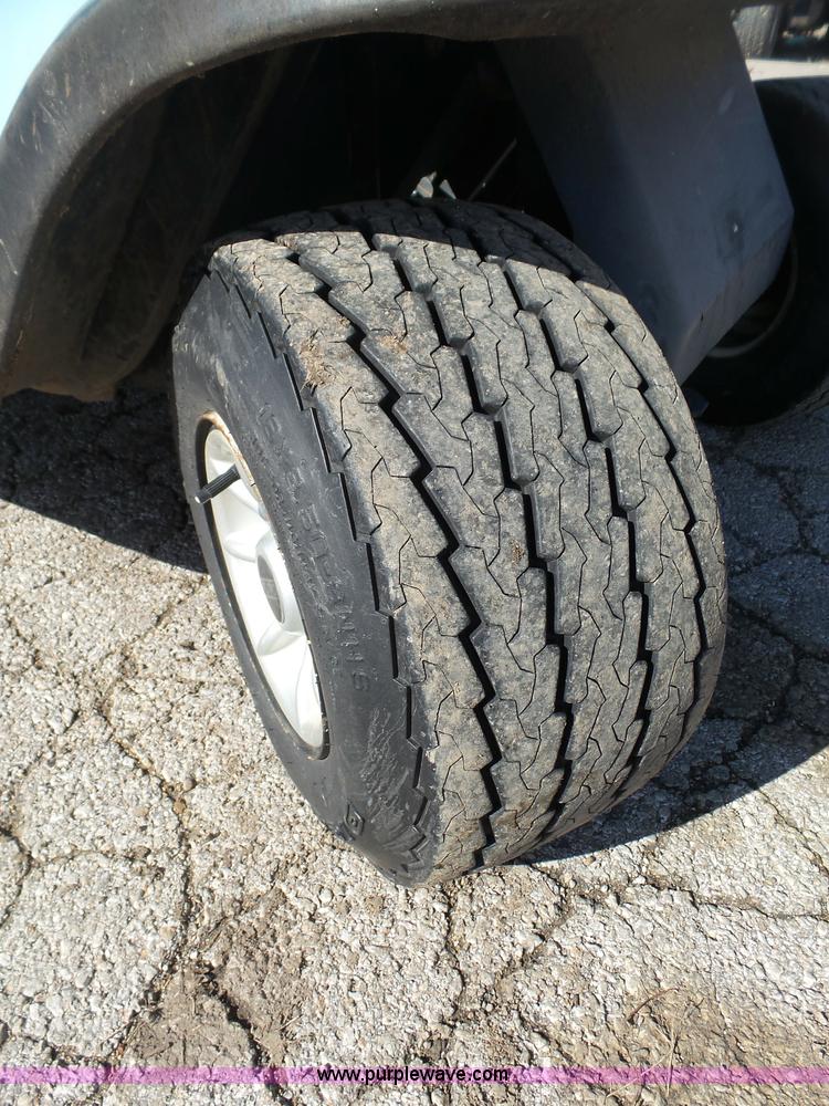 image for item AO9910 1985 Ez-go golf cart