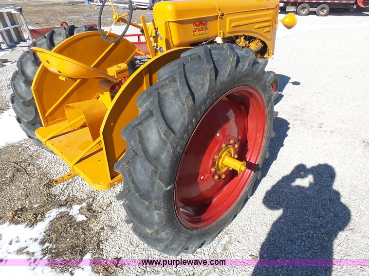 image for item AX9221 Minneapolis Moline RTU tractor