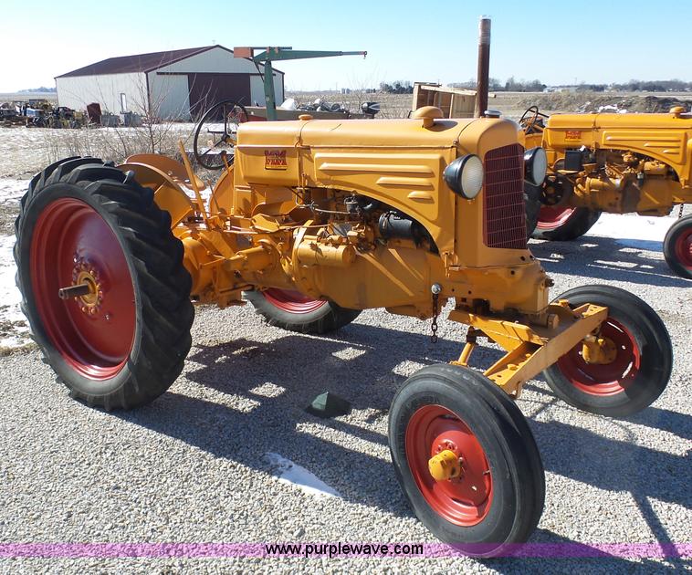 image for item AX9222 Minneapolis Moline EE tractor