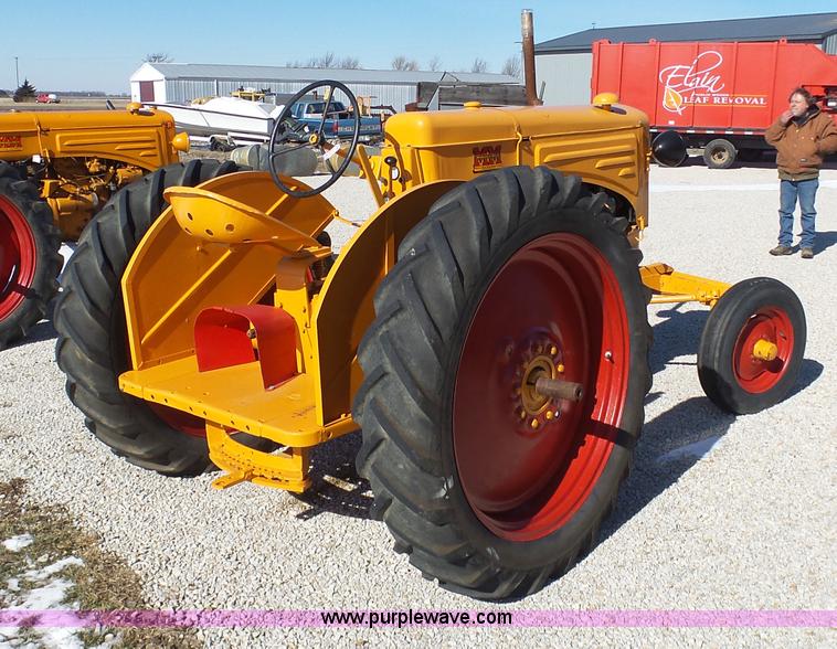 image for item AX9222 Minneapolis Moline EE tractor