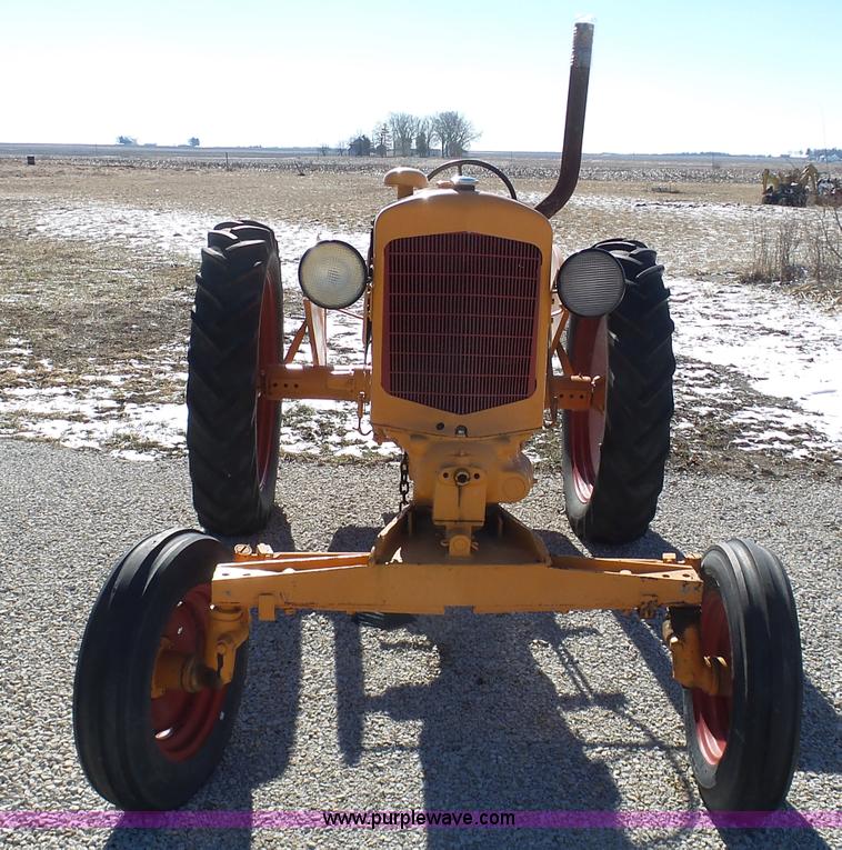 image for item AX9222 Minneapolis Moline EE tractor