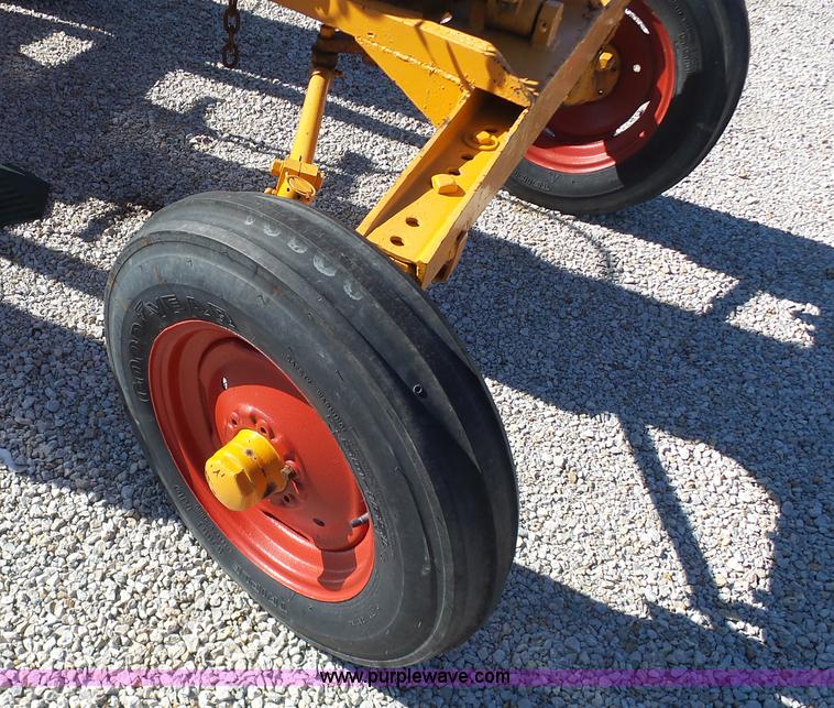 image for item AX9222 Minneapolis Moline EE tractor
