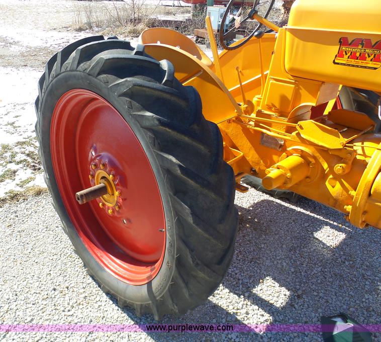 image for item AX9222 Minneapolis Moline EE tractor