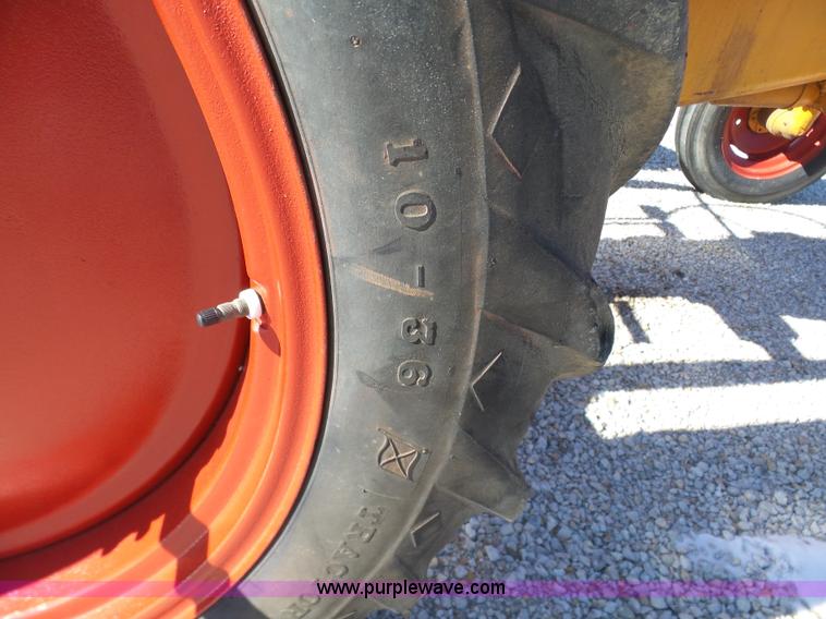 image for item AX9222 Minneapolis Moline EE tractor