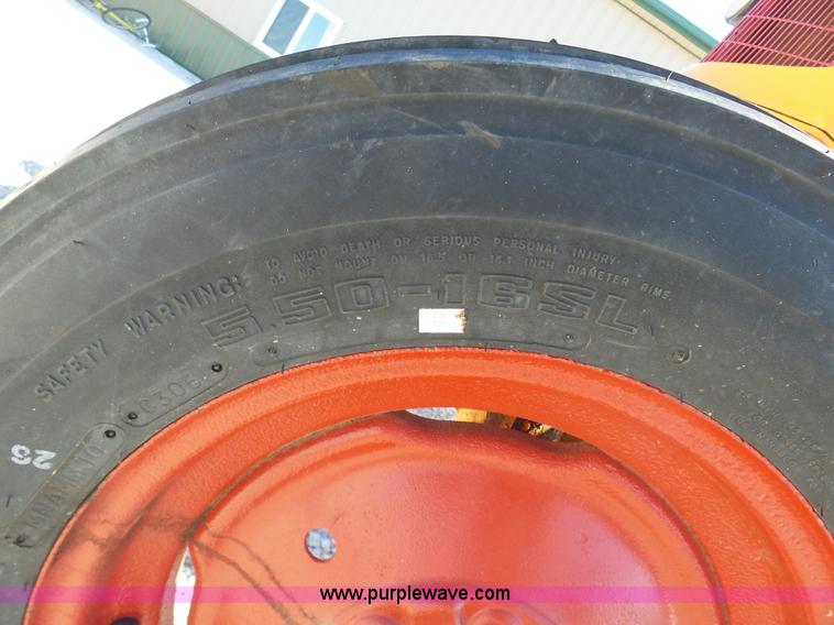 image for item AX9222 Minneapolis Moline EE tractor