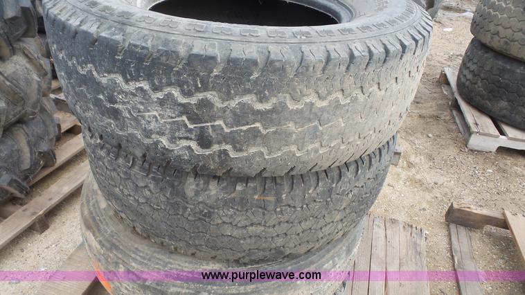 image for item BF9152 Assorted used tires