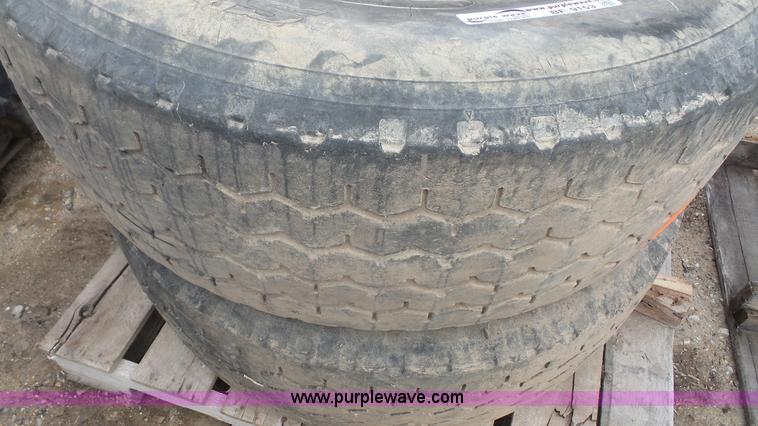 image for item BF9153 (2) 385/65R22.5 tires